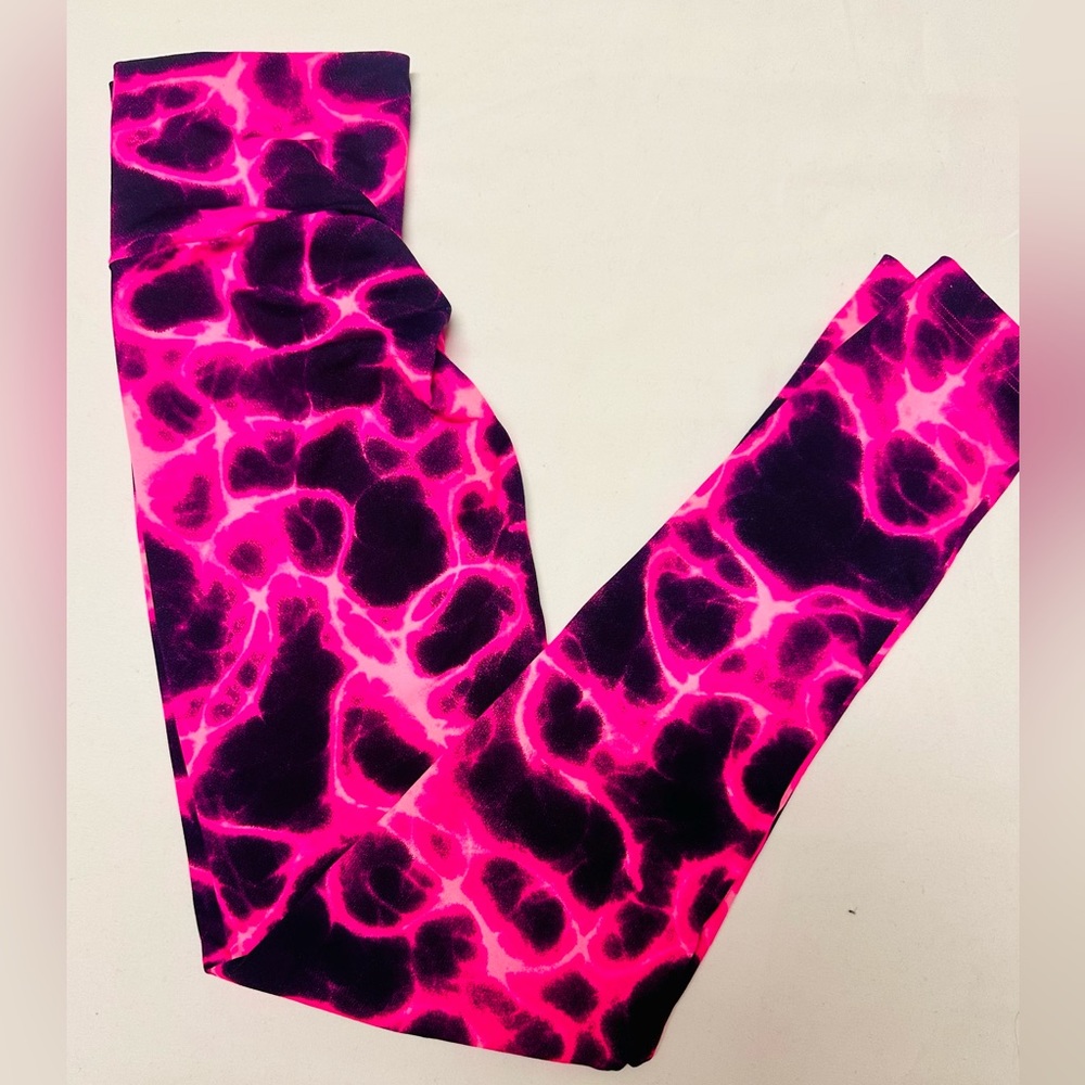 Scrunchy Butt Pink Lightening Women’s Athletic Leggings